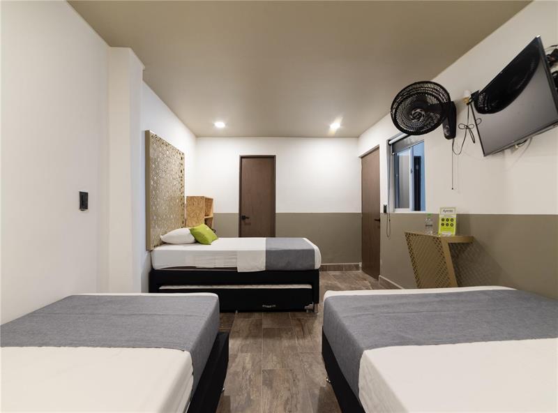 Hotel Prestige 麦德林 外观 照片