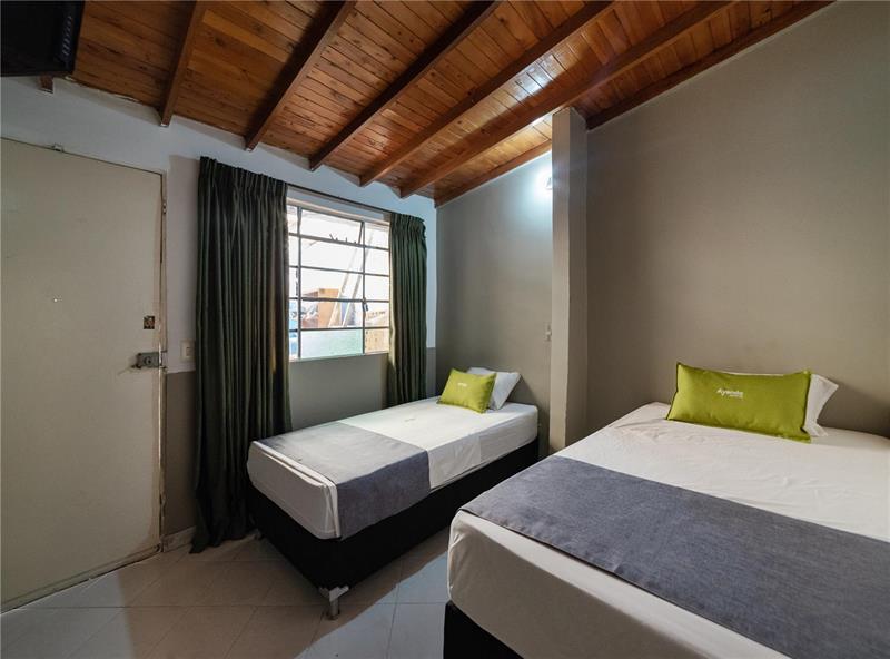 Hotel Prestige 麦德林 外观 照片