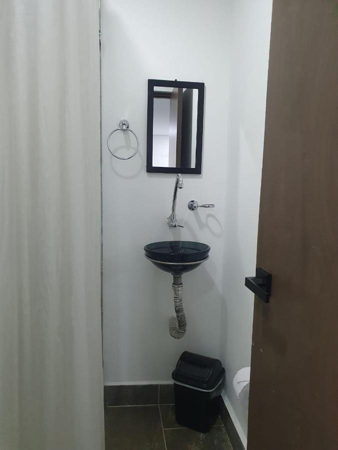Hotel Prestige 麦德林 外观 照片