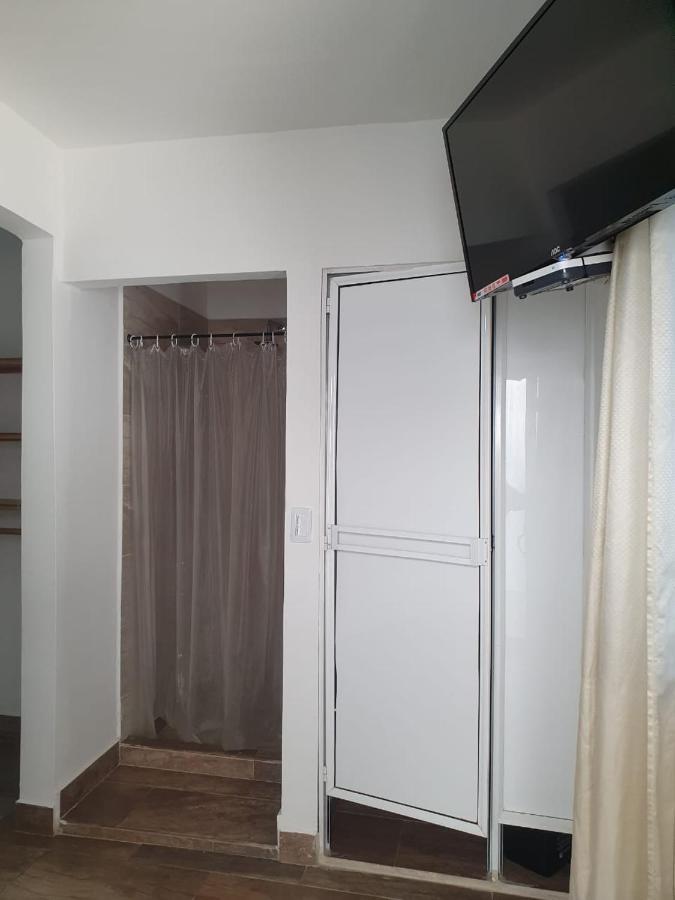 Hotel Prestige 麦德林 外观 照片