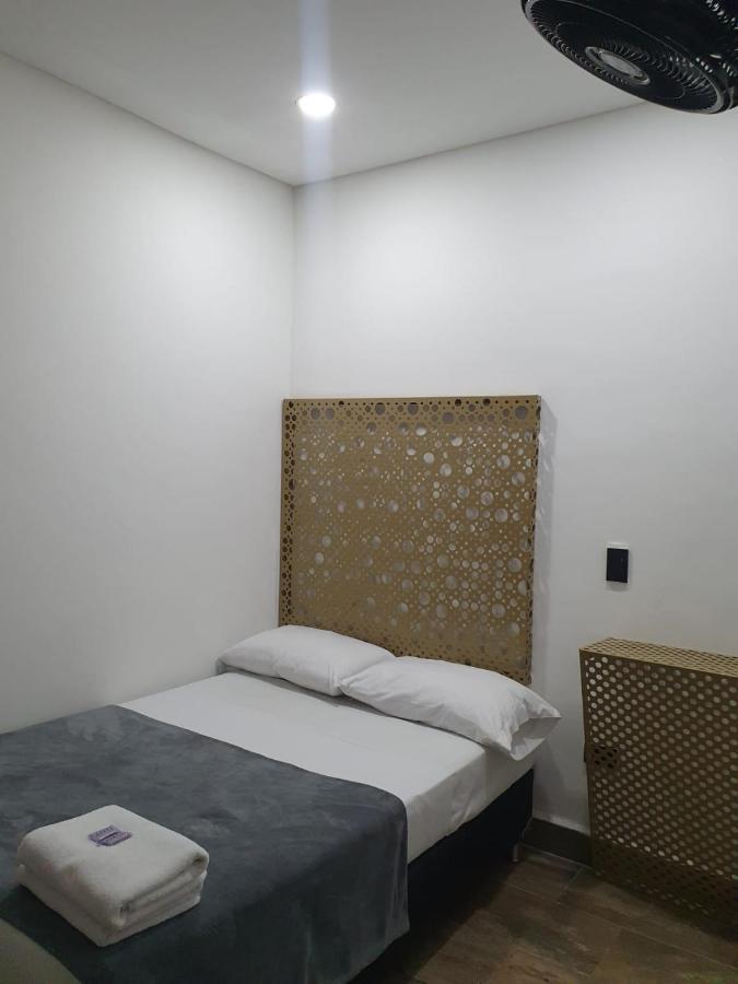 Hotel Prestige 麦德林 外观 照片