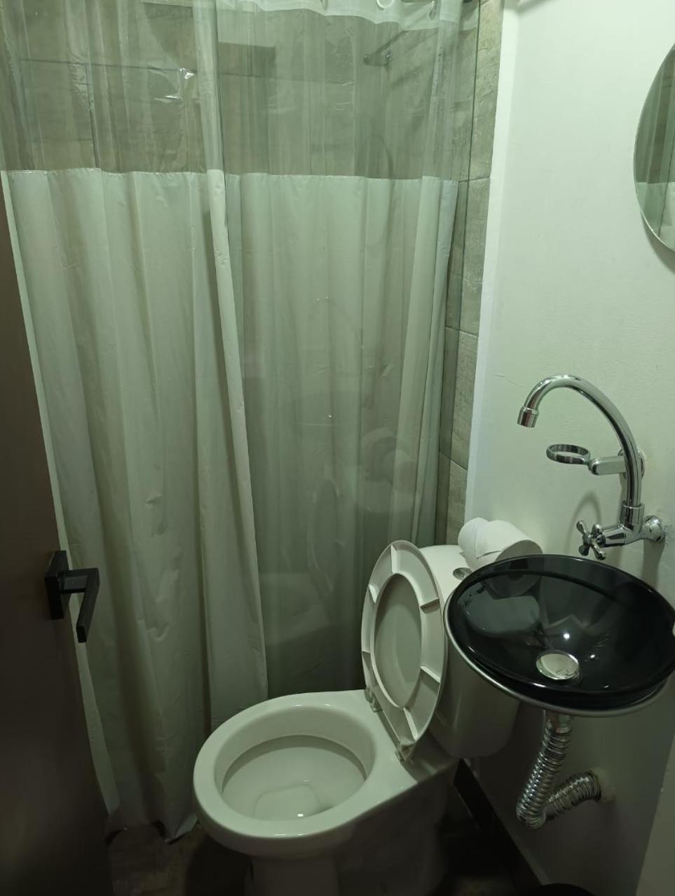 Hotel Prestige 麦德林 外观 照片