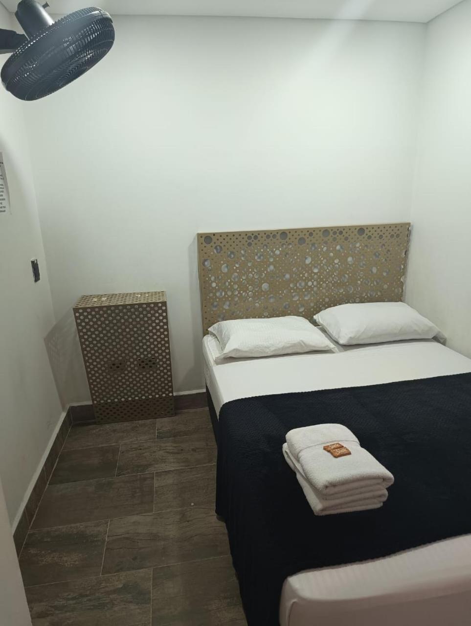 Hotel Prestige 麦德林 外观 照片