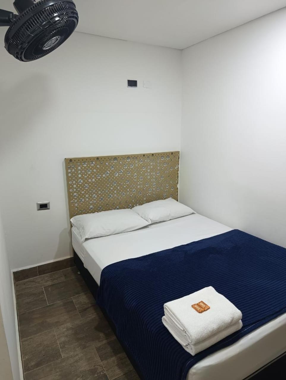 Hotel Prestige 麦德林 外观 照片