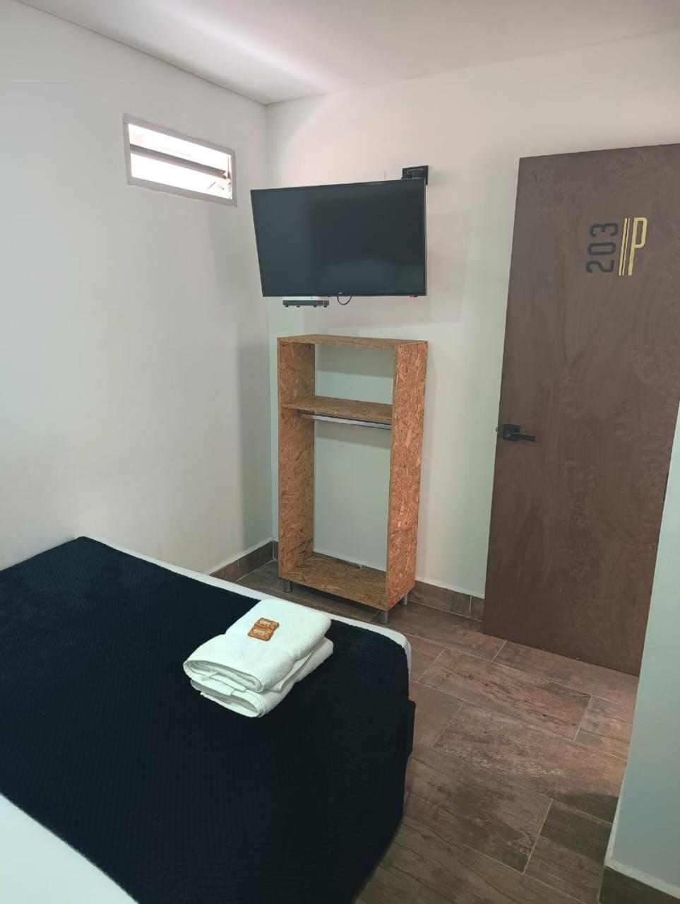 Hotel Prestige 麦德林 外观 照片