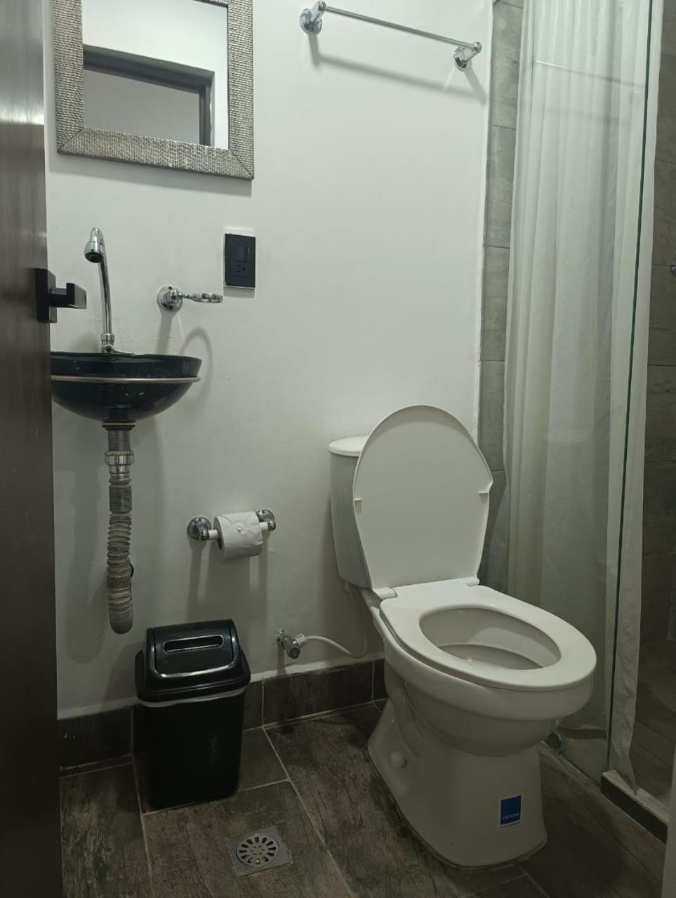Hotel Prestige 麦德林 外观 照片