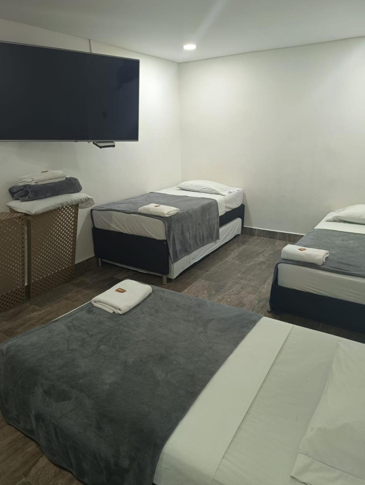 Hotel Prestige 麦德林 外观 照片