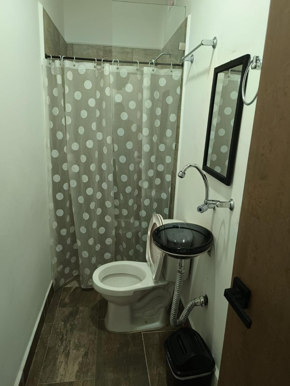 Hotel Prestige 麦德林 外观 照片
