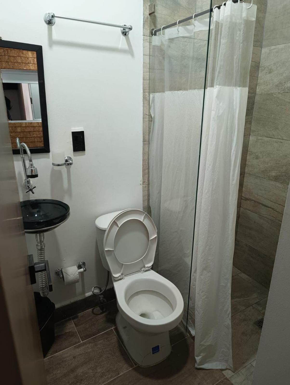 Hotel Prestige 麦德林 外观 照片